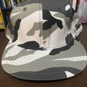 New Era Gray and Black Snapback Hat Urban Camo fitted cap